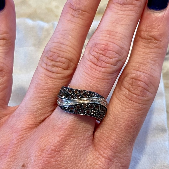 Wavy RhinestoneRing - Picture 4 of 4